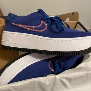 Nike Air Force 1 (AF1) Sage Low LX Sneaker 7.5